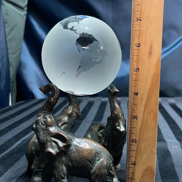 Crystal World Spere abd Brass Elephant Stand - Picture 13 of 14